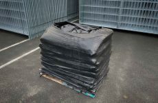 Zandzak PVC zwart 70 stuks op pallet bekleed voor transport